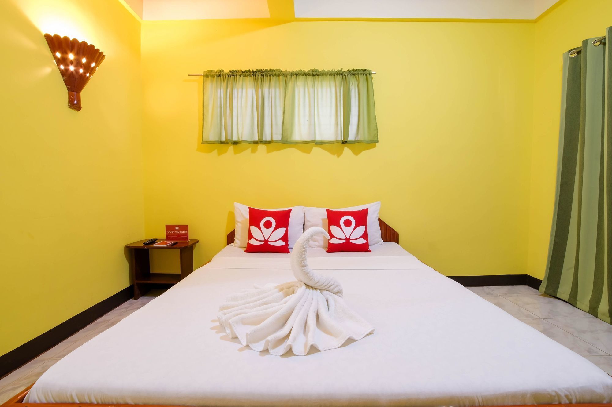 ZEN Rooms White Beach Puerto Galera Buitenkant foto