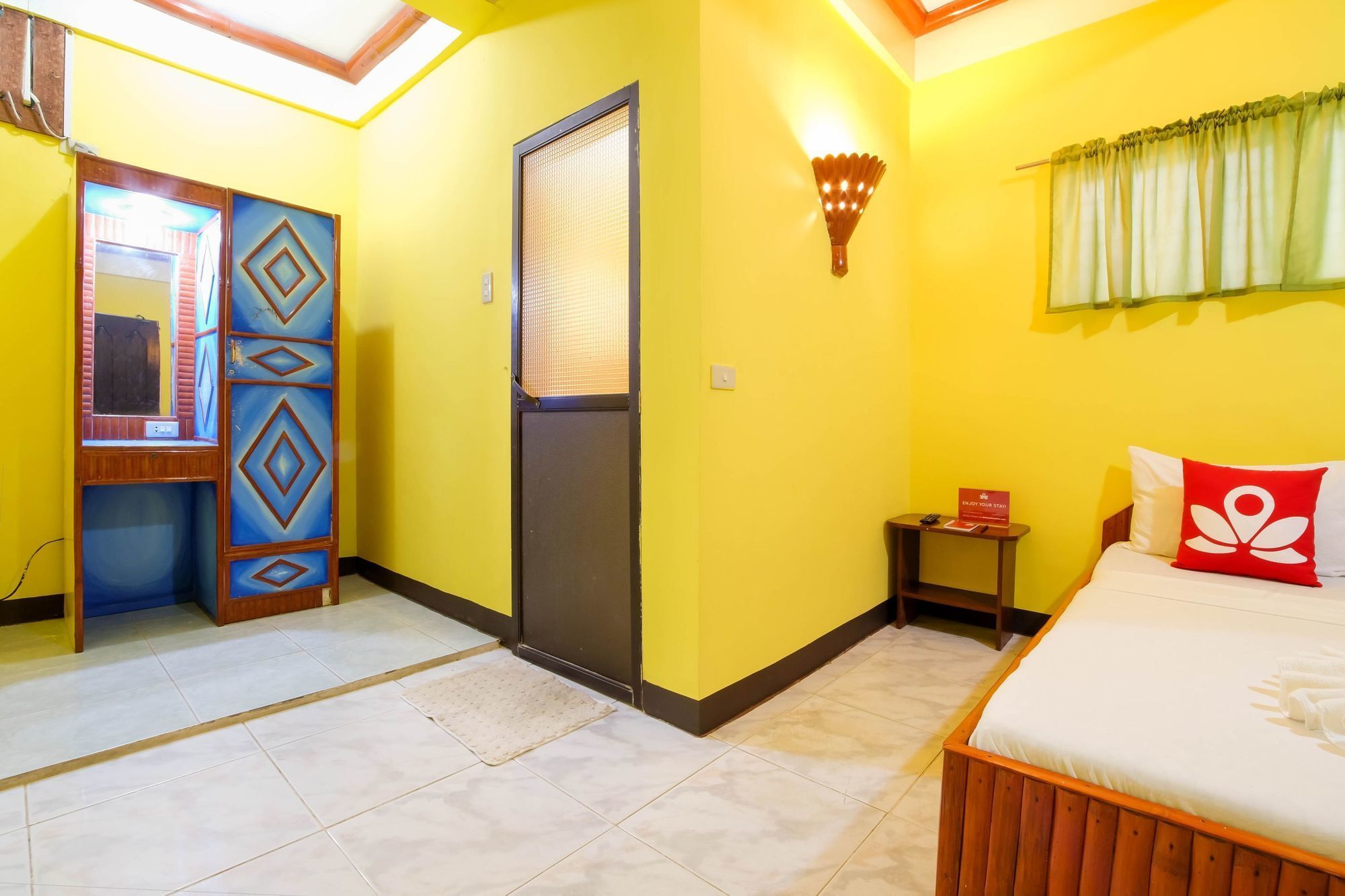 ZEN Rooms White Beach Puerto Galera Buitenkant foto
