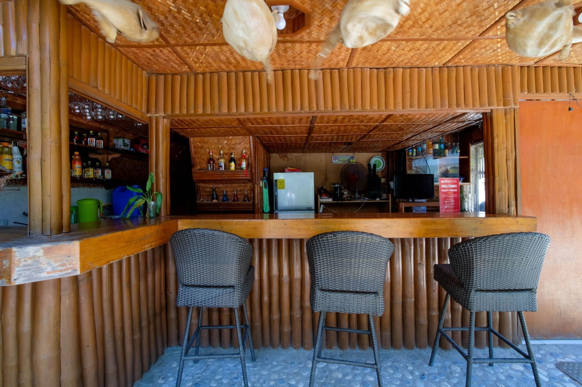 ZEN Rooms White Beach Puerto Galera Buitenkant foto
