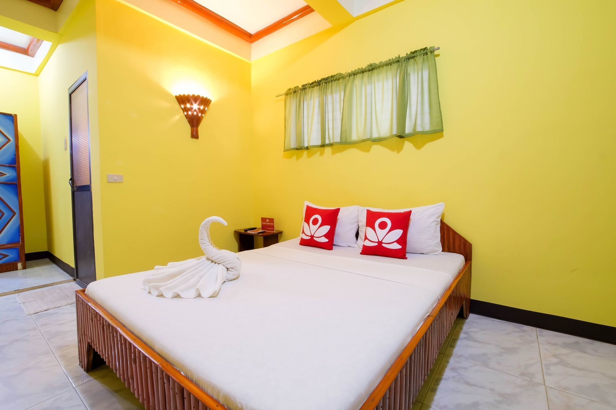 ZEN Rooms White Beach Puerto Galera Buitenkant foto
